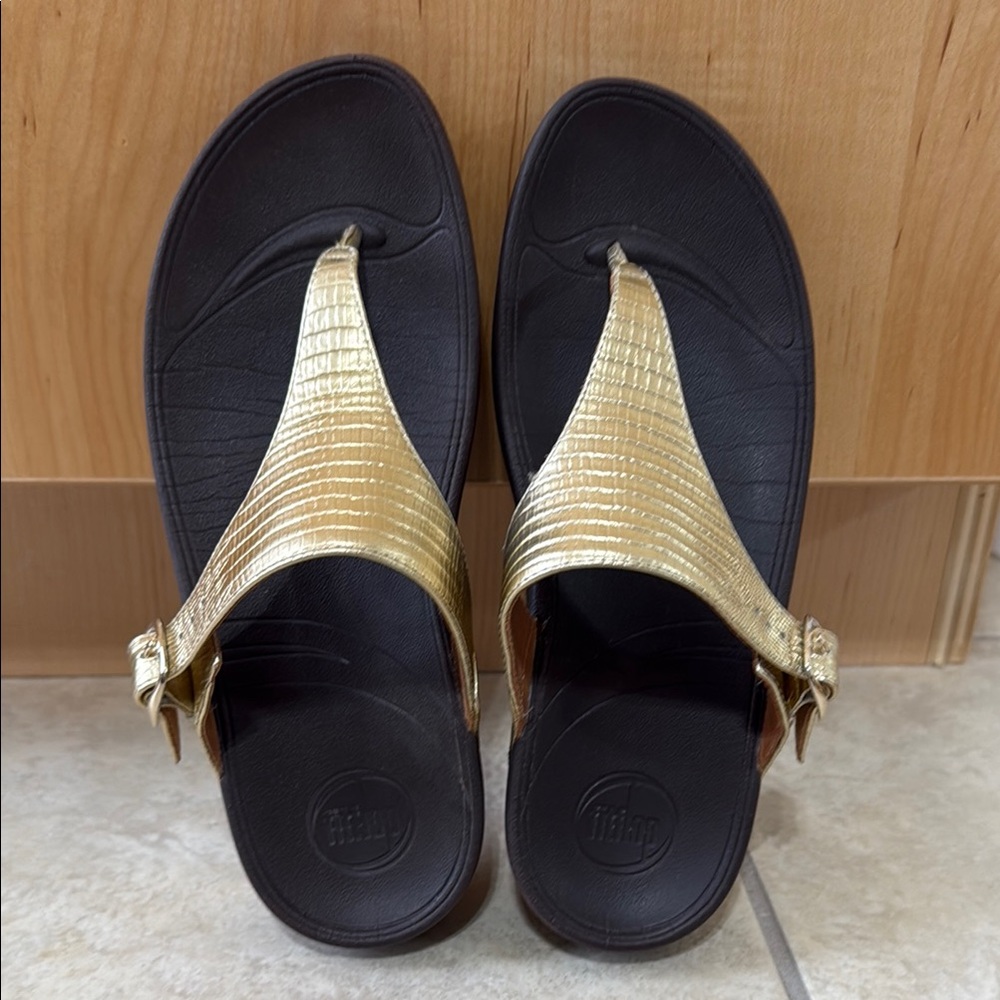 FitFlop The Skinny metallic gold crocodile pattern w buckle Women's Sandals